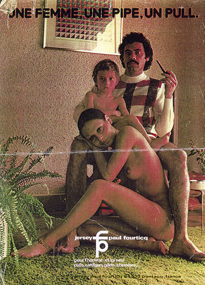 une femme, une pipe, un pull